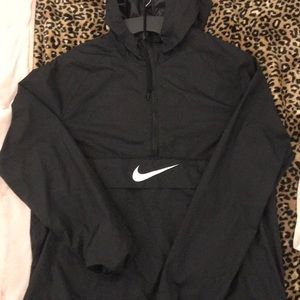 nike windbreaker